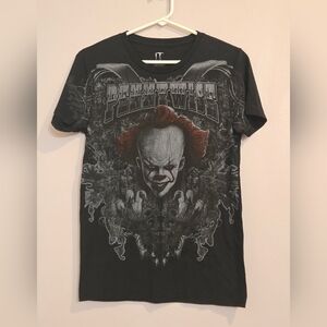 IT Pennywise Horror Halloween Shirt Size Small